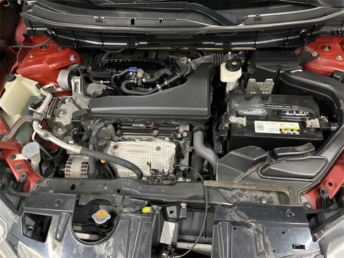 Used 2018 Nissan Rogue SV w/ Premium Package image 25