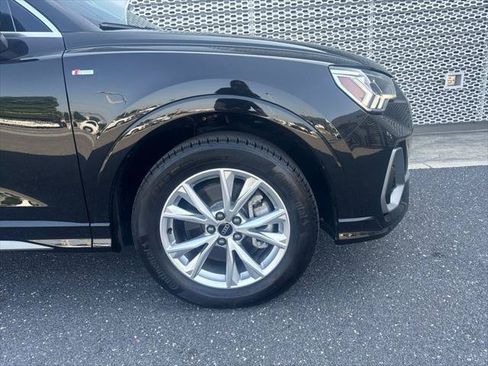 Certified 2023 Audi Q3 2.0T Premium w/ Convenience Package AWD/4WD image 29