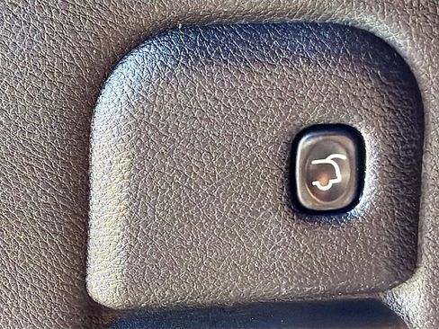 Used 2016 Dodge Durango Limited w/ Nav & Power Liftgate Group image 13