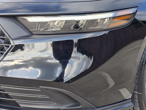 Certified 2025 Honda Accord LX image 29