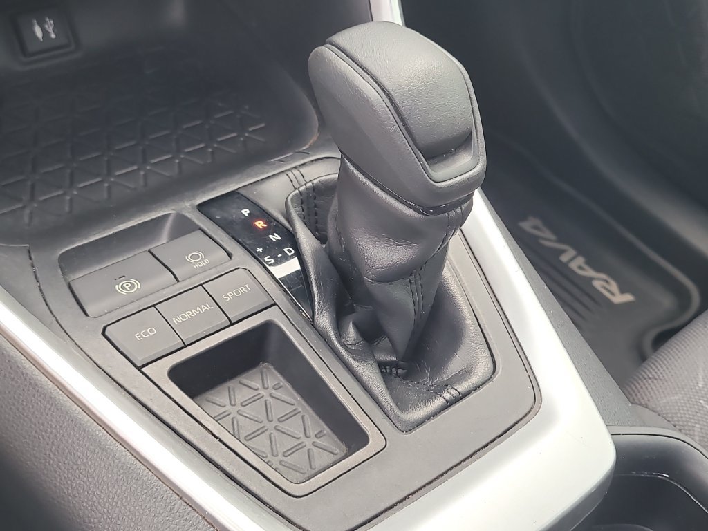 Used 2019 Toyota RAV4 XLE FWD image 24