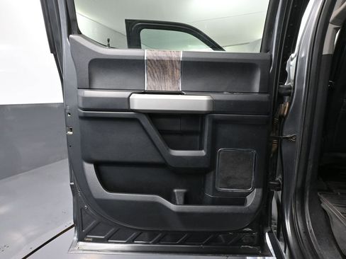 Used 2019 Ford F350 Lariat w/ Chrome Package image 37