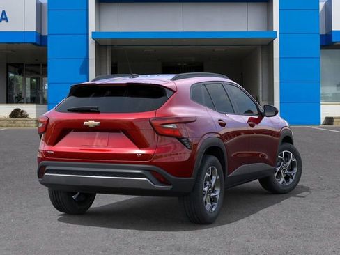 New 2026 Chevrolet Trax LT FWD image 4