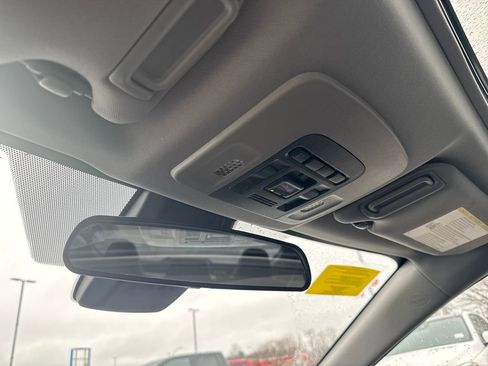 Used 2023 Toyota Camry SE image 29