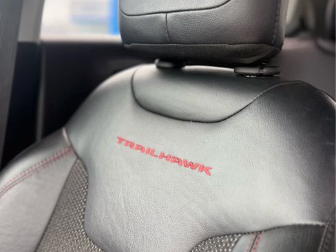 Used 2019 Jeep Compass Trailhawk w/ Cold Weather Group AWD/4WD image 9