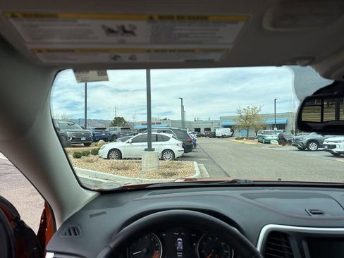 Used 2015 Jeep Cherokee Trailhawk w/ Comfort/Convenience Group image 13