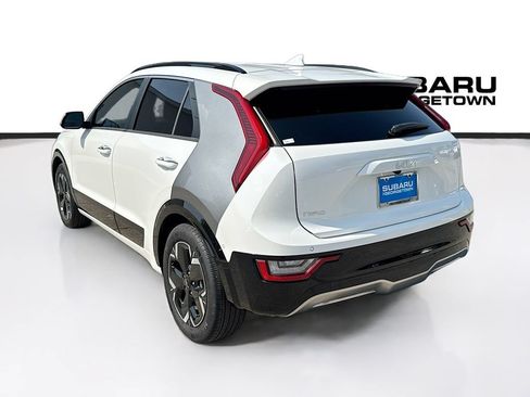 Used 2023 Kia Niro Wave FWD image 5