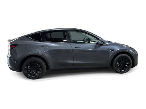 Certified 2023 Tesla Model Y AWD image 7