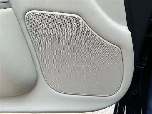 Used 2014 Jaguar XJ AWD image 34