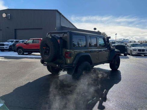 New 2025 Jeep Wrangler Unlimited Rubicon w/ Convenience Group AWD/4WD image 11