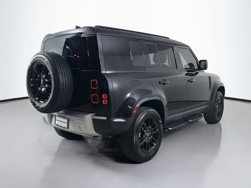 Used 2025 Land Rover Defender 110 S AWD/4WD image 5