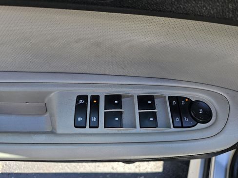 Used 2012 GMC Acadia Denali AWD/4WD image 5