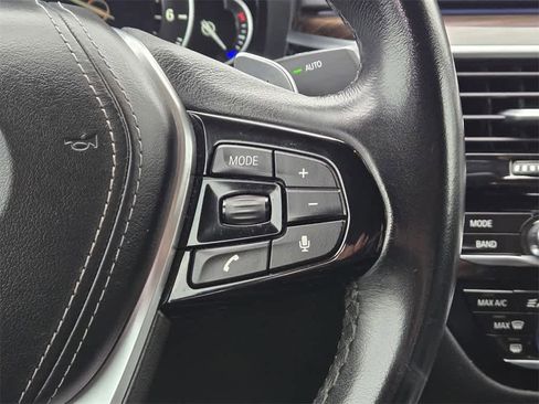 Used 2019 BMW 530i w/ Convenience Package image 11
