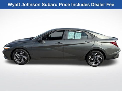 Used 2025 Hyundai Elantra Sport FWD image 3