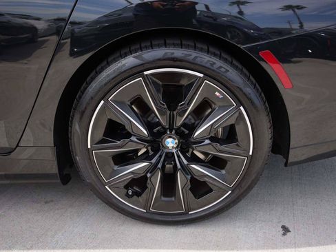 Used 2026 BMW i7 eDrive50 w/ M Sport Package RWD image 6