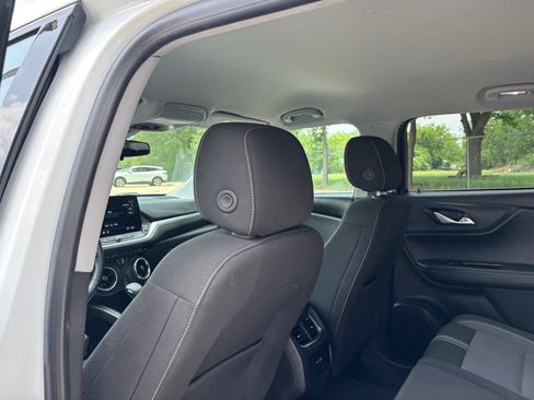 Used 2025 Chevrolet Blazer LT FWD image 30