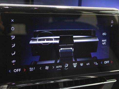 Used 2025 Lincoln Nautilus Premier AWD/4WD image 14