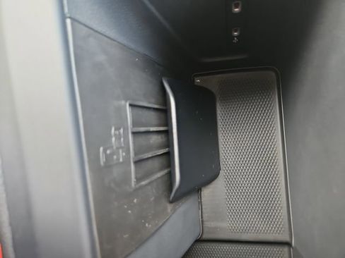 New 2025 Volkswagen Tiguan SE AWD/4WD image 33
