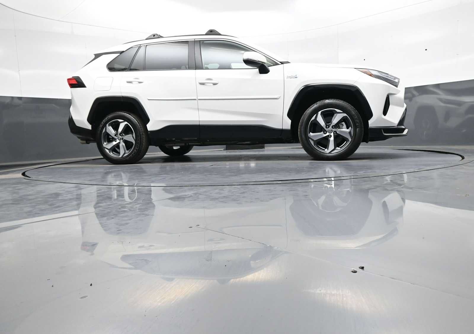 Used 2023 Toyota RAV4 SE w/ Weather & Moonroof Package AWD/4WD image 29