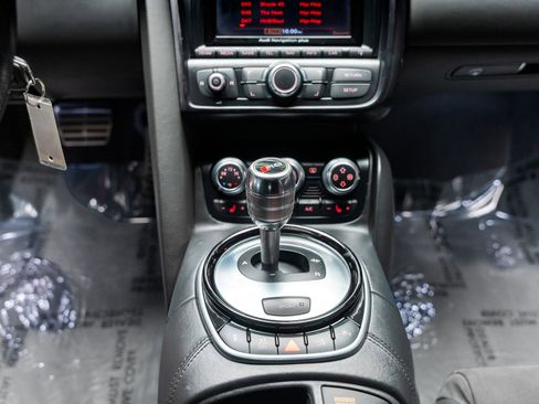 Used 2014 Audi R8 V8 w/ Ceramic Brake Package image 64