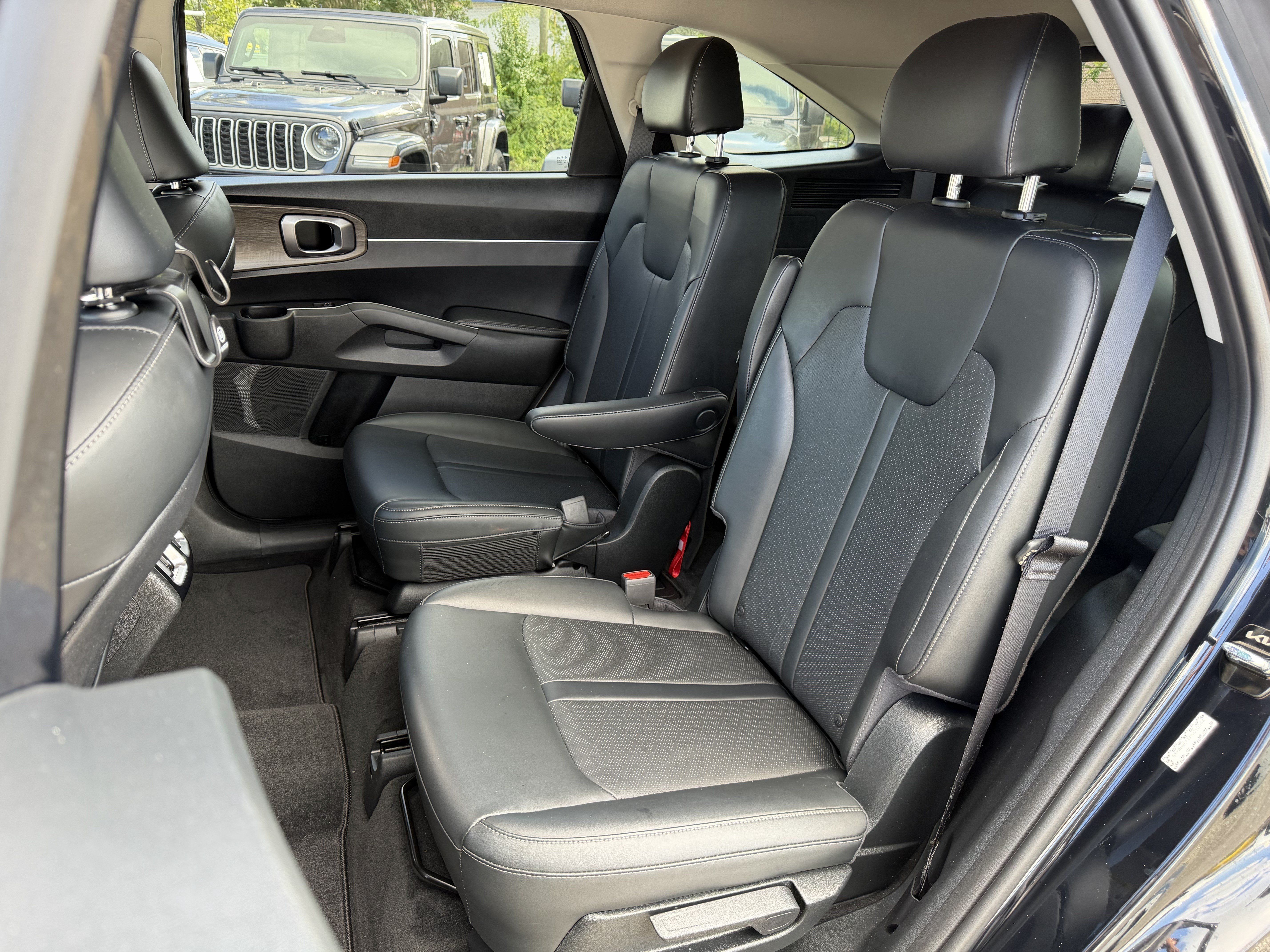 Used 2021 Kia Sorento EX FWD image 31
