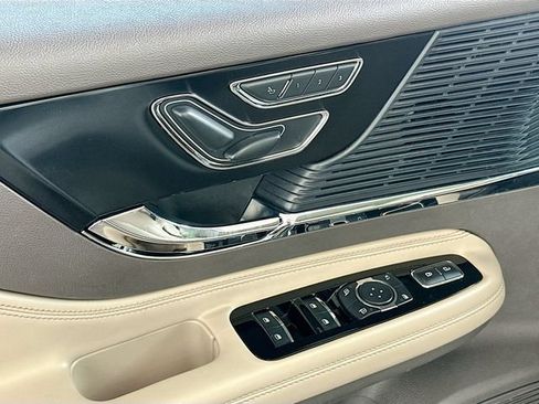 Used 2021 Lincoln Corsair FWD image 17
