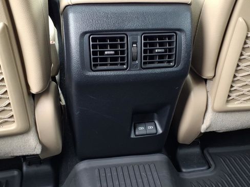 Used 2024 Toyota 4Runner Limited AWD/4WD image 17