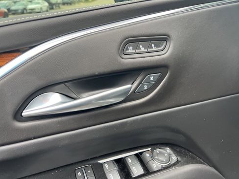 Used 2024 Cadillac Escalade ESV Premium Luxury image 23