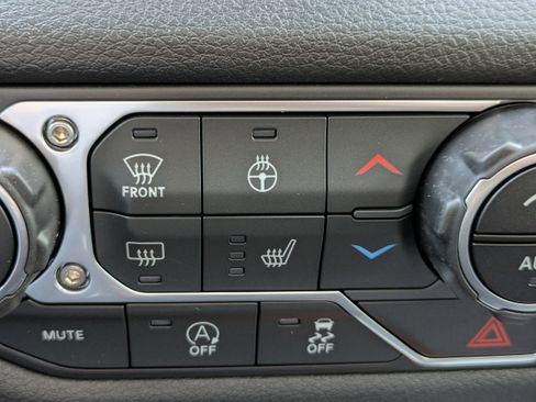 New 2025 Jeep Gladiator Sport image 25