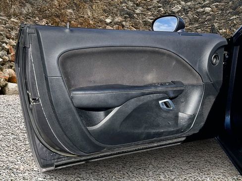 Used 2015 Dodge Challenger SXT image 18