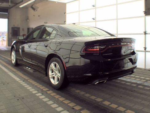 Used 2020 Dodge Charger SXT w/ Leather Interior Group RWD image 5