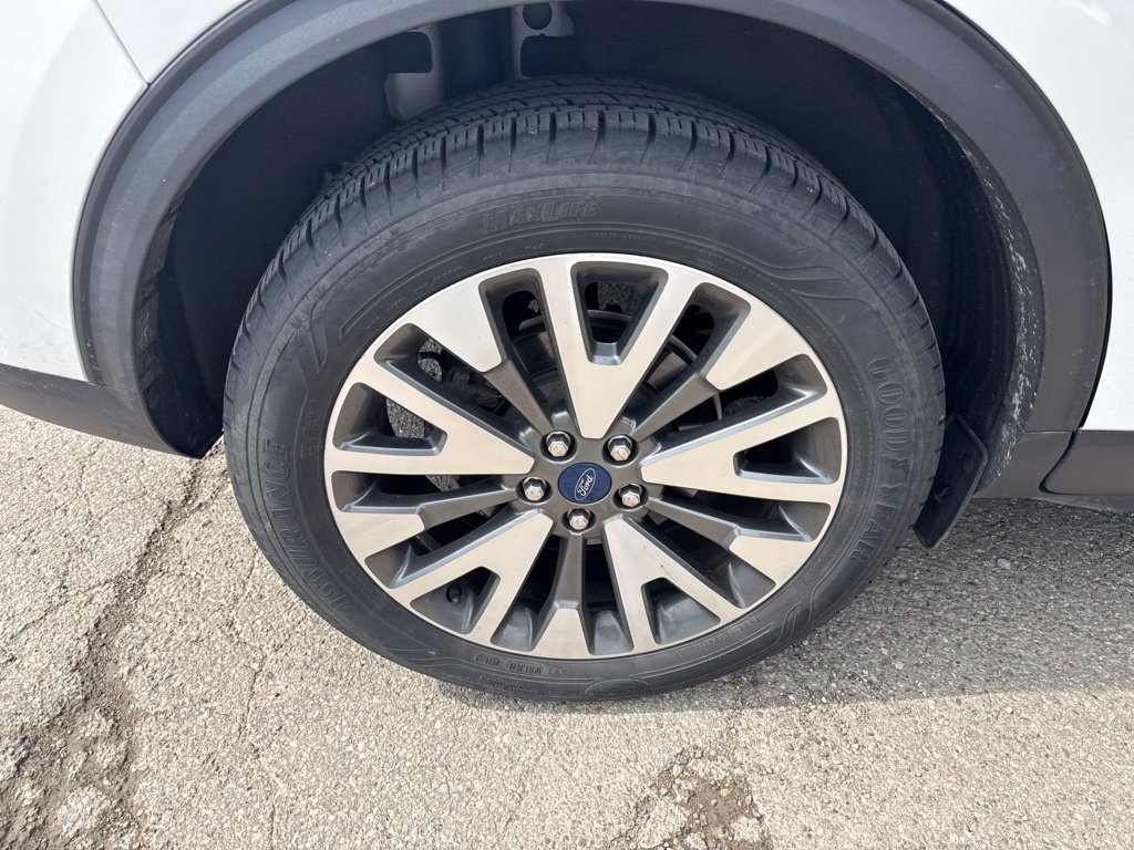 Used 2020 Ford Escape Titanium AWD/4WD image 14