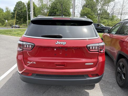 Used 2020 Jeep Compass Latitude w/ Cold Weather Group AWD/4WD image 6