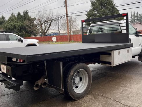 Used 2014 Ford F550 2WD Regular Cab Super Duty image 11