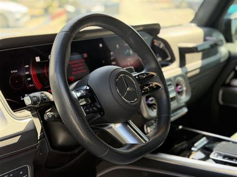 Used 2025 Mercedes-Benz G 550 image 6