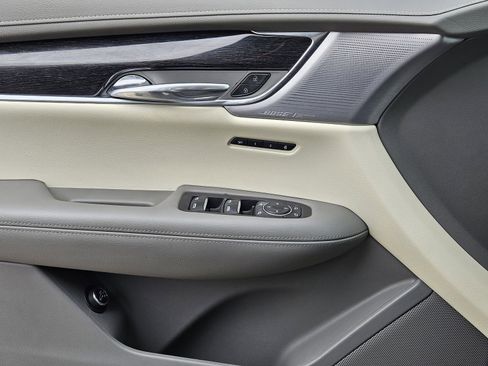 Used 2021 Cadillac XT6 Premium Luxury image 29