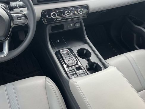 Used 2025 Honda Pilot EX-L image 14