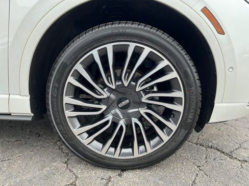 Used 2020 Lincoln Corsair Reserve w/ Equipment Group 201A image 14