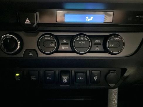 Certified 2022 Toyota Tacoma TRD Sport image 32