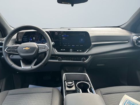 Certified 2026 Chevrolet Equinox LT FWD image 9