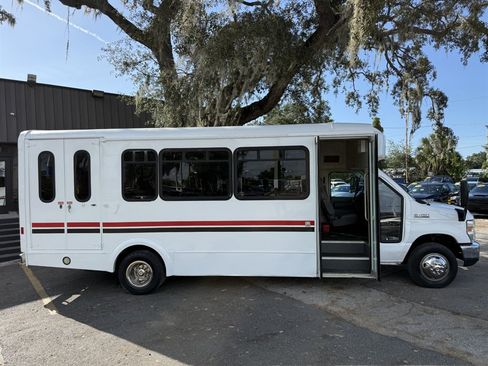 Used 2015 Ford E-450 and Econoline 450 Super Duty w/ Shuttle Bus Prep Package RWD image 8