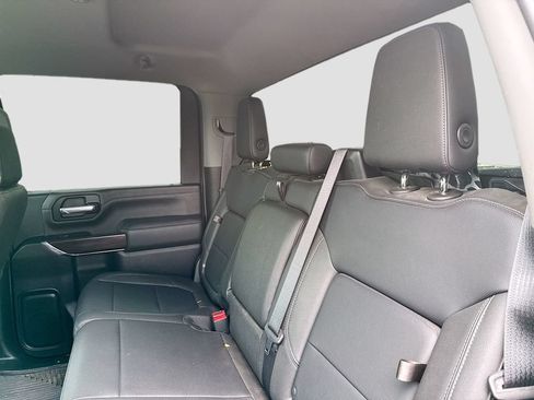 Used 2022 GMC Sierra 2500 SLT w/ Driver Alert Package I AWD/4WD image 21