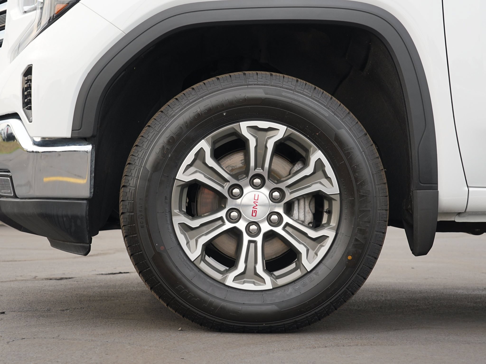 Used 2025 GMC Sierra 1500 SLT AWD/4WD image 11