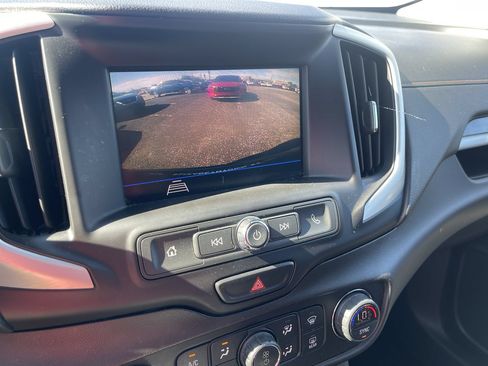 Used 2020 GMC Terrain SLE w/ Driver Convenience Package FWD image 14