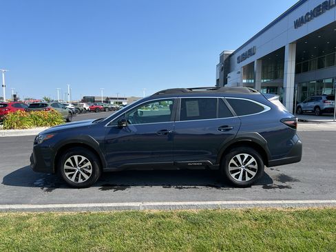 Certified 2025 Subaru Outback Premium AWD/4WD image 3