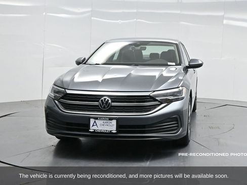 Used 2022 Volkswagen Jetta SE image 37