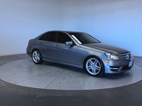 Used 2013 Mercedes-Benz C 250 Sedan image 2