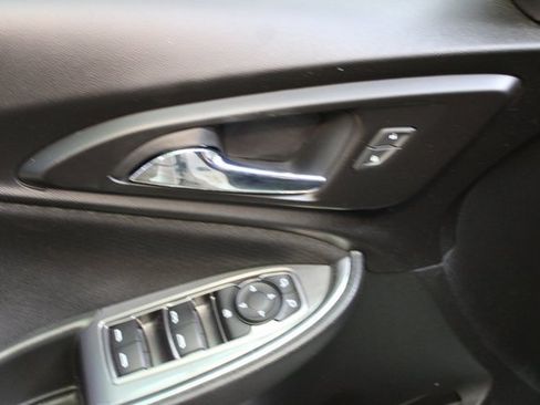 Used 2020 Chevrolet Malibu LT image 14