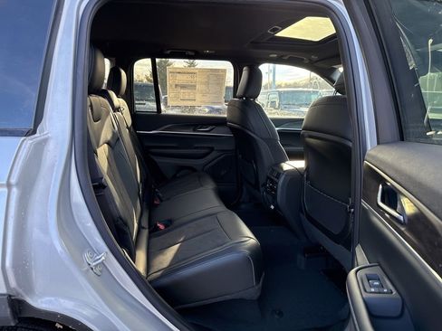 New 2026 Jeep Grand Cherokee Laredo image 26