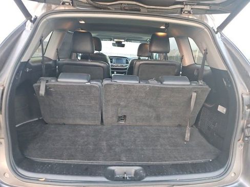 Used 2019 Toyota Highlander XLE image 29